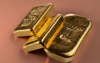Gold Price Holds Steady Amid Growing Rate Cut Bets and Trade War Tensions