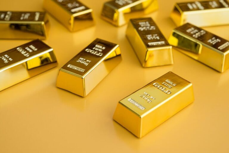 Gold price (XAUUSD) Rebounds to $3,045 as Tariffs Fuel Market Anxiety