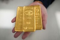 Gold Bearish Bias Continues Amid Tariff Easing and Fed Cut Revisions