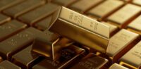Gold Faces Pressure Despite Weak Dollar and Fed Rate Cut Hopes