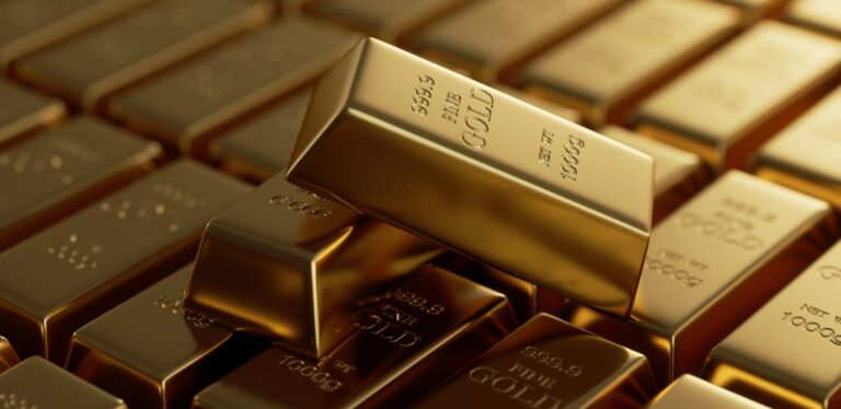 Gold Faces Pressure Despite Weak Dollar and Fed Rate Cut Hopes