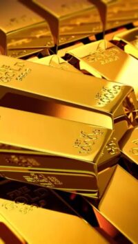 Gold Holds Steady as Dollar Weakens Before Fed Comments