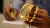 Gold Price in Pakistan Drops Rs6,700 Per Tola Amid Market Caution