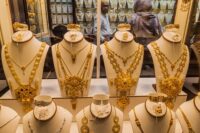 Gold Price in Pakistan Falls Rs10,400 Due to Global Drop