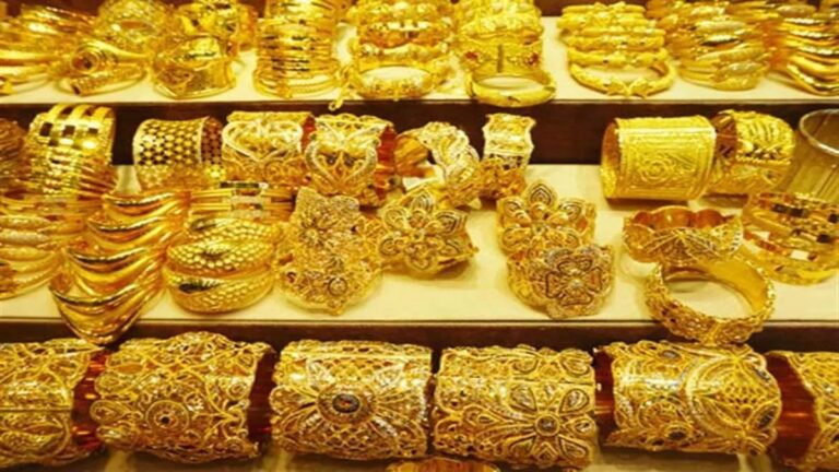Gold Price in Pakistan Falls as Global Trends Shift
